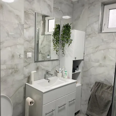 Δωμάτια σε οικογενειακή κατοικία Casa Cristina Bianca *